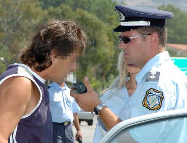 Χανιά: 400 αλκοολόμετρα μιας χρήσης και φυλλάδια με κανόνες οδικής συμπεριφοράς μοίρασε η ΕΛ. ΑΣ